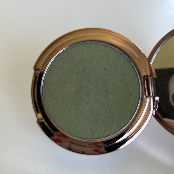 Hourglass eyeshadow in Willow - Picture 1 of 4